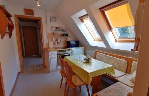 Hainsberg Apartment | Apartment 'Haus Am Waldrand' with Mountain View, Private Terrace and Wi-Fi