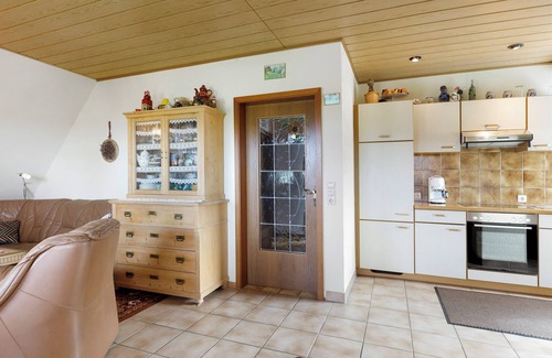 Hubertshofen Apartment | Apartment 'Haus Barbara' with Shared Garden, Balcony and Wi-Fi