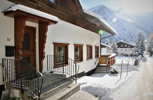 Berwang Apartment | Apartment 'Haus Berwang - Alpin' with Mountain View, Private Terrace and Wi-Fi