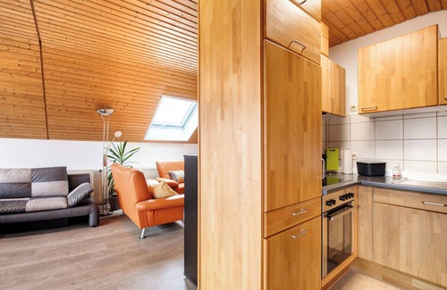 Hayingen Apartment | Apartment 'Haus Bross' with Balcony and Wi-Fi
