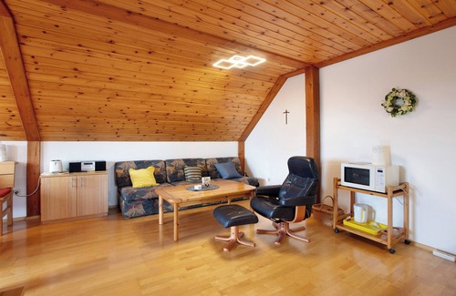 Weilheim Apartment | Apartment 'Haus Dorfschmiede' with Mountain View, Shared Garden and Wi-Fi