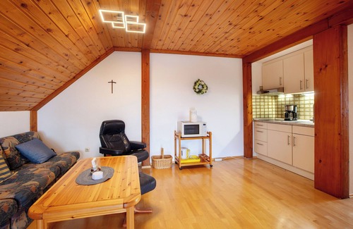 Weilheim Apartment | Apartment 'Haus Dorfschmiede' with Mountain View, Shared Garden and Wi-Fi