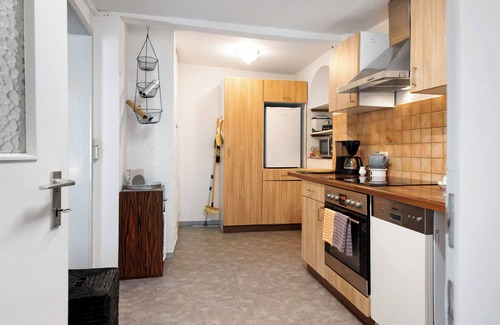Britzingen Apartment | Apartment 'Haus Elfriede' with Private Terrace, Private Garden and Wi-Fi