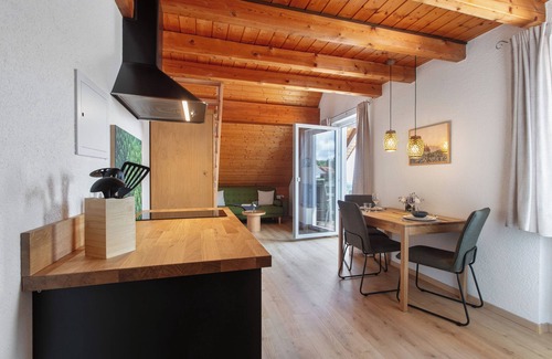 Hoechenschwand Apartment | Apartment 'Haus Freudig - Tannenblick' with Shared Garden, Balcony and Wi-Fi