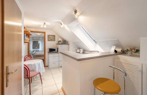 Brunsbuttel Apartment | Apartment 'Haus Herzog' with Shared Garden and Wi-Fi