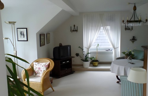 Brunsbuttel Apartment | Apartment 'Haus Herzog' with Shared Garden and Wi-Fi