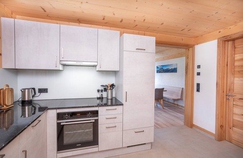 Au Apartment | Apartment 'Haus Hoalp' with Mountain View, Shared Terrace and Wi-Fi