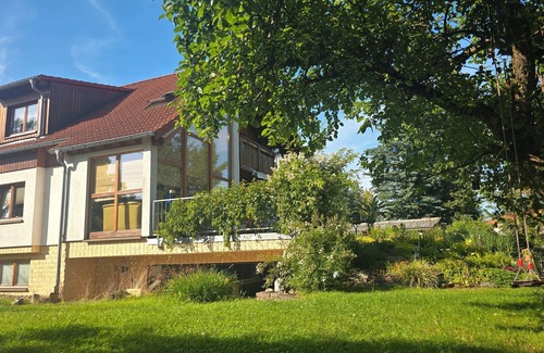 Oederan Apartment | Apartment 'Haus Im Grünen' with Private Garden, Balcony and Wi-Fi