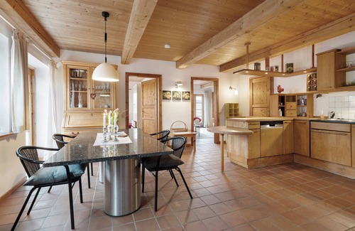 Hillgroven Apartment | Apartment 'Haus Mühlenhof 7' with Private Terrace, Shared Garden and Wi-Fi