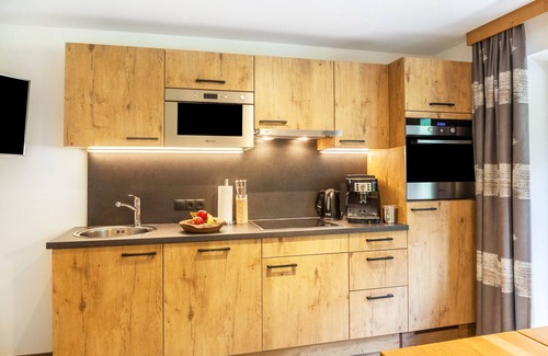 Madseit Apartment | Apartment 'Haus Marchegg - Gletscher' with Mountain View, Balcony and Wi-Fi