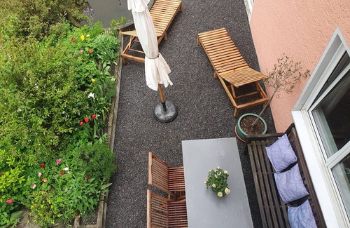 Sinzing Apartment | Apartment 'Haus Rosenbusch' with Private Terrace, Shared Garden and Wi-Fi