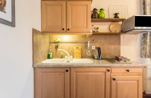Emmerting Apartment | Apartment 'Haus Rosi und Werner' with Garden & Wi-Fi