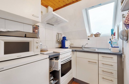Weddingstedt Apartment | Apartment 'Hecke' with Shared Garden and Wi-Fi