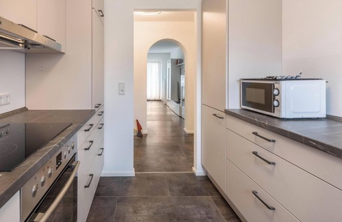 Busingen am Hochrhein Apartment | Apartment 'Heidi's Dihei' with Garden & Wi-Fi
