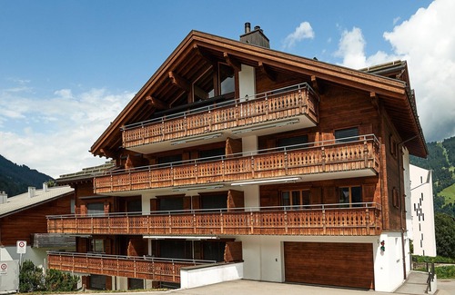 Klosters Platz Apartment | Apartment 'Heidpark' with Balcony and Wi-Fi