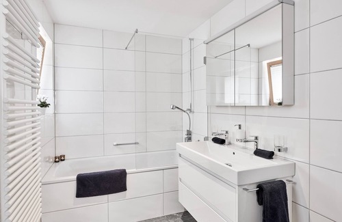 Klosters Platz Apartment | Apartment 'Heidpark' with Balcony and Wi-Fi