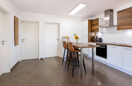Ohningen Apartment | Apartment 'Helena' with Balcony and Wi-Fi