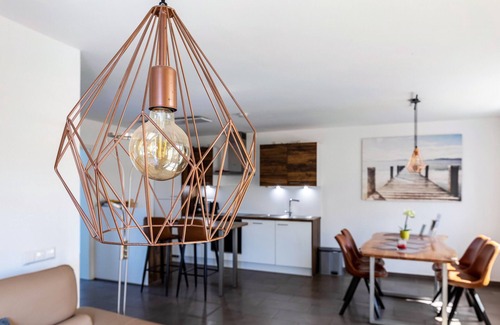 Ohningen Apartment | Apartment 'Helena' with Balcony and Wi-Fi