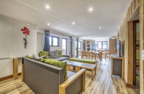 Morillon Apartment | Apartment 'Hellébore' with Mountain View, Balcony and Wi-Fi