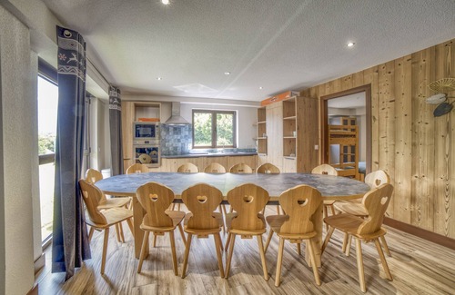 Morillon Apartment | Apartment 'Hellébore' with Mountain View, Balcony and Wi-Fi