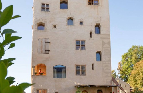 Trostberg Apartment | Apartment Herzogpalais in the tower of Schedling Castle near Lake Chiemsee