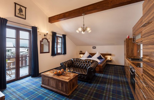 Hopfen am See Apartment | Apartment "Highlander Suite" in the Vitusfort house