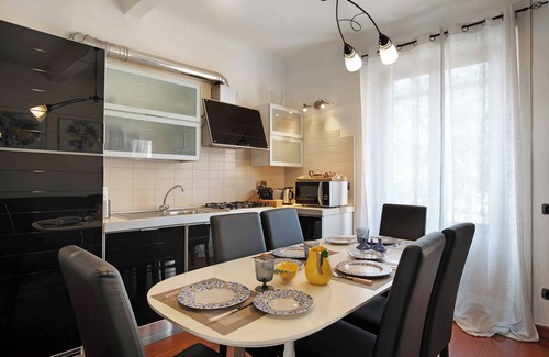 Borgo a Mozzano Apartment | Apartment 'Hilary House' with Balcony