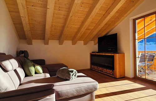 Halblech Apartment | Apartment Hipp No. 11 - 67m² new building on the top floor with balcony, mountain and castle view Top location