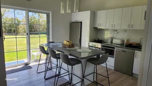 Geilston Bay Apartment | Apartment Hobart Two Bedroom Self Contained in Geilston Bay