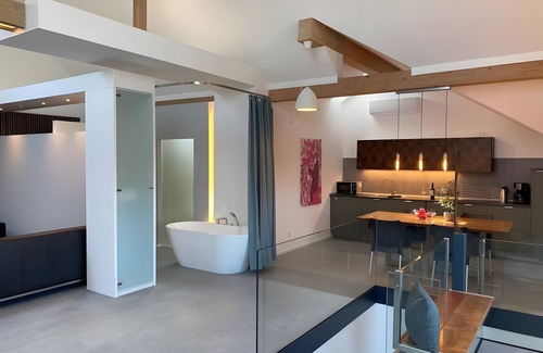 Breberen Apartment | Apartment 'Hoferstraße 30a' with Wi-Fi and Air Conditioning