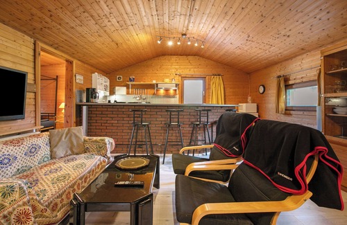Fedderingen House | Apartment 'Holzhaus Grimm' with Private Terrace and Wi-Fi