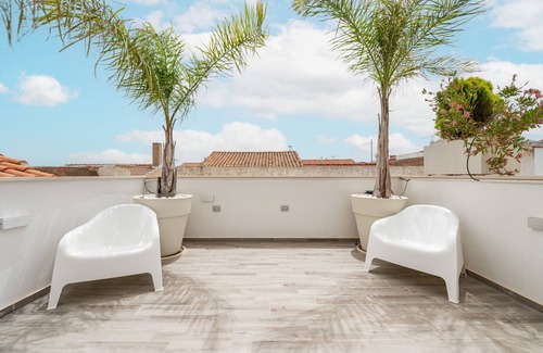 Calasetta Apartment | Apartment 'Home 101' with Sea View, Wi-Fi and Air Conditioning