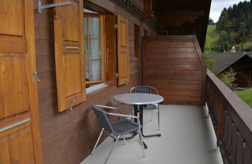 Saanen Apartment | Apartment Hornflue - Wohlwender by Interhome
