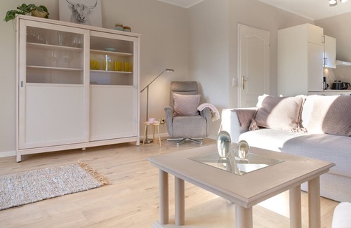 Großmorsum Apartment | Apartment house Bellevue