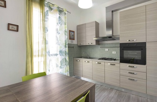 Quarto dei Mille Apartment | Apartment 'House LEOMAR' with Balcony, Wi-Fi and A/C
