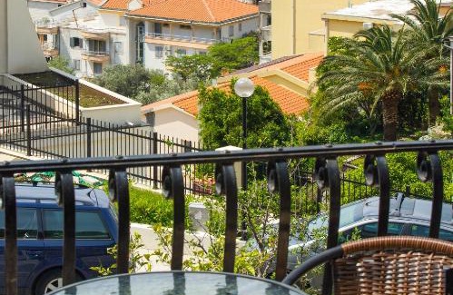 Sveti Stefan Apartment | Apartment House Sonja