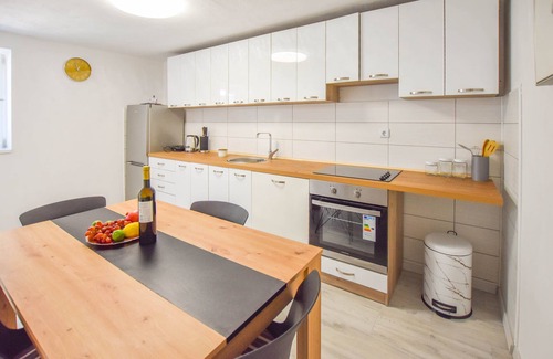 Poljana Apartment | Apartments Toni (88541-A1) - Poljana - island Ugljan