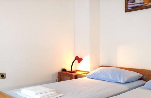 Vinkuran Apartment | Apartment Hula (PUL249) in Pula - 4 persons, 1 bedrooms