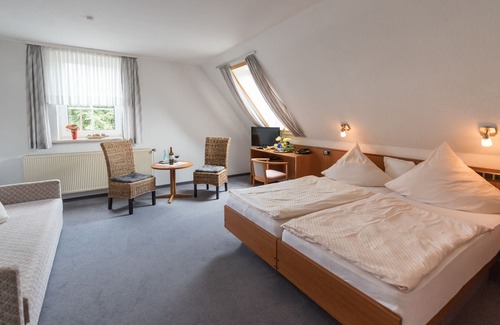 Uslar House | Apartment In A Hotel 'Landhotel Für Familien Und Firmen' with Shared Terrace, Balcony and Wi-Fi