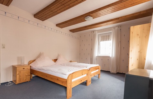 Uslar House | Apartment In A Hotel 'Landhotel Für Familien Und Firmen' with Shared Terrace, Balcony and Wi-Fi