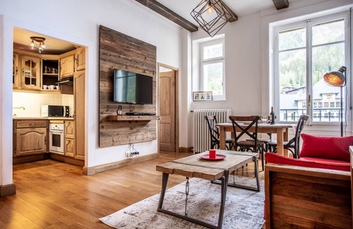 Chamonix City Centre Apartment | Apartment in prestigious residence in the heart of Chamonix + free parking