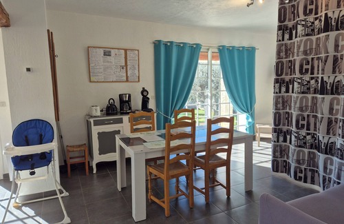 Saint-Martin-du-Var Villa | APARTMENT INDEPENDENT, SWIMMING POOL, CLOSE SEA, 4 PEOPLE + 1 CHILD - 2 YEARS