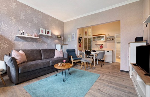 Altenbruch Apartment | Apartment 'Ida' with Private Terrace, Shared Garden and Wi-Fi