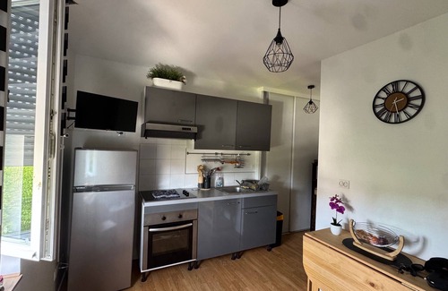 Verton Apartment | Apartment ideally located, Beach/Motorway/Shops/Hospital/Railway station.