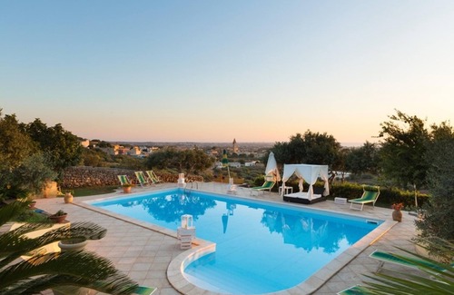 Marsala Apartment | Apartment "Il Carrubo" with Sea View, Shared Pool, Wi-Fi, A/C & Terrace