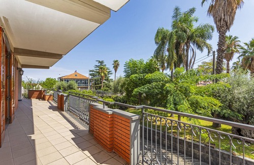 Aci Sant'Antonio Apartment | Apartment 'Il Giardino Di Pietra' with Mountain View, Wi-Fi and Air Conditioning