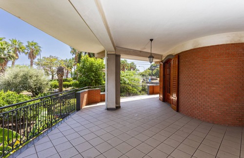 Aci Sant'Antonio Apartment | Apartment 'Il Giardino Di Pietra' with Mountain View, Wi-Fi and Air Conditioning