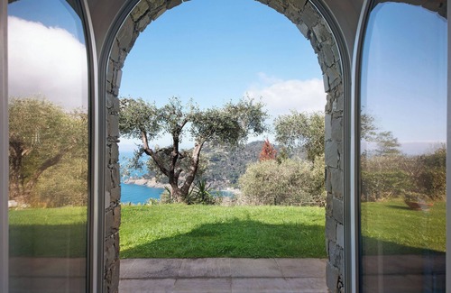 Bonassola Apartment | Apartment "Il Paradiso Sul Mare" with Shared Garden and Wi-Fi