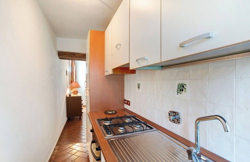 Siglioli Apartment | Apartment 'Il piccolo fienile' with Shared Pool, Garden and Wi-Fi