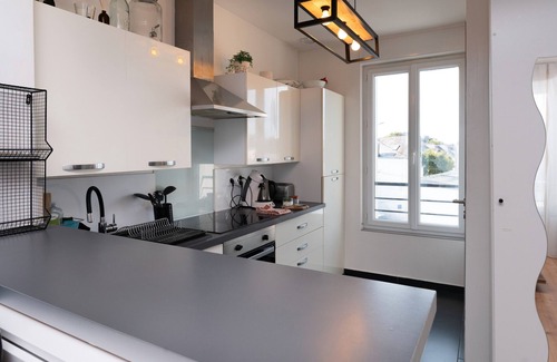 Lorient Apartment | Apartment 'Îlots De Merville' with Wi-Fi